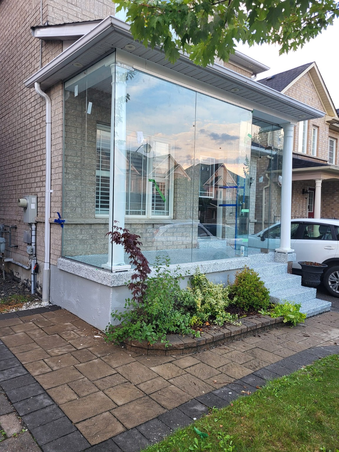 Glass office partitions