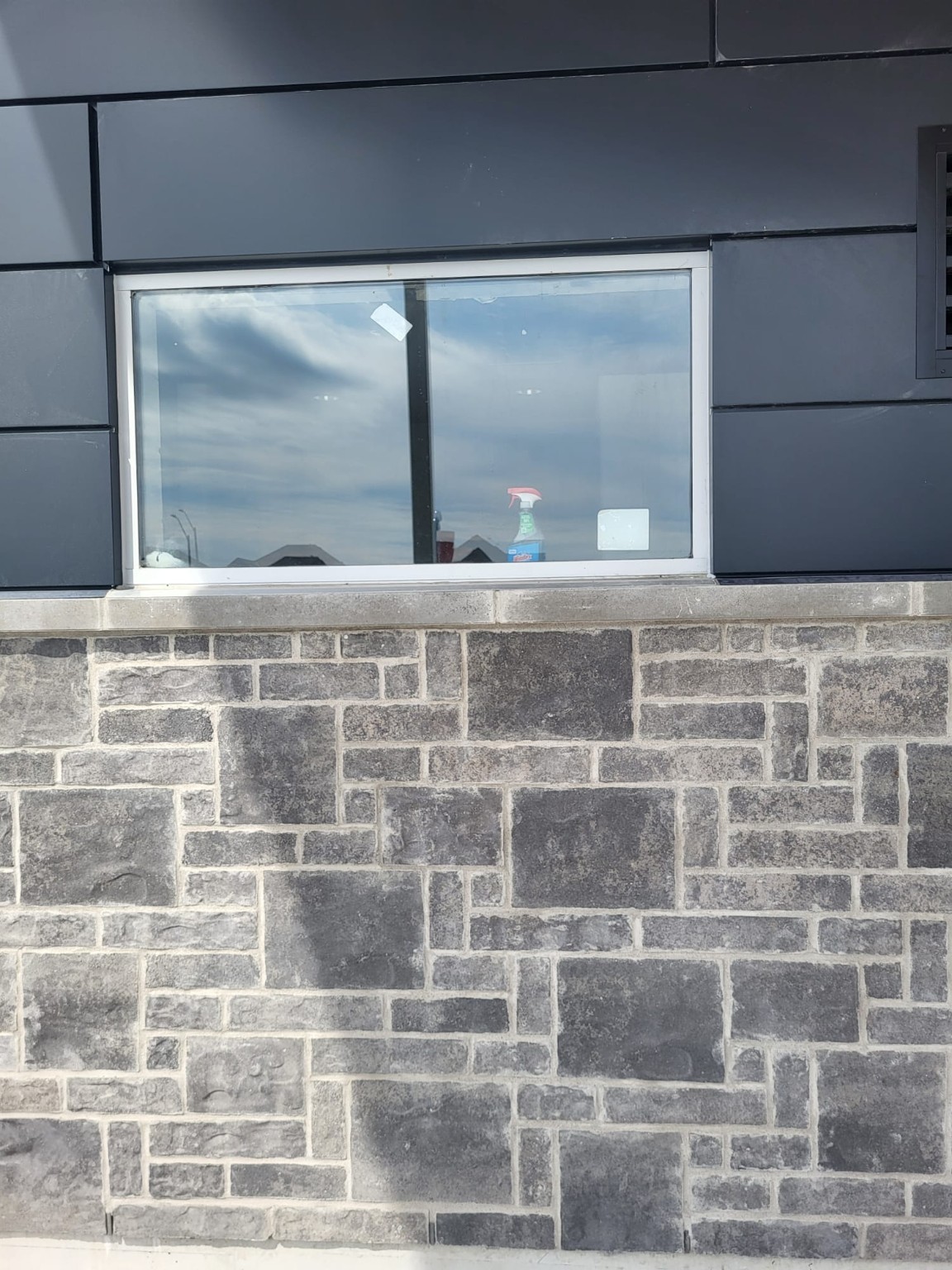 ARTA WINDOOR glass installation