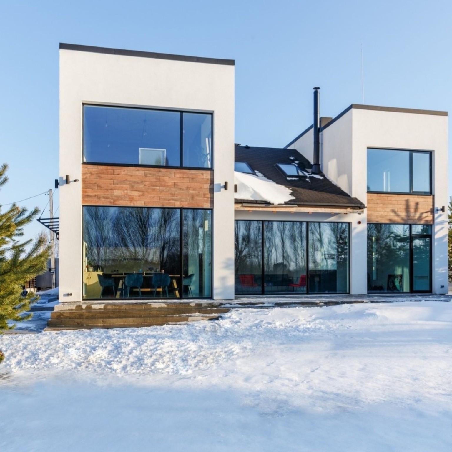 Modern residential glazing project
